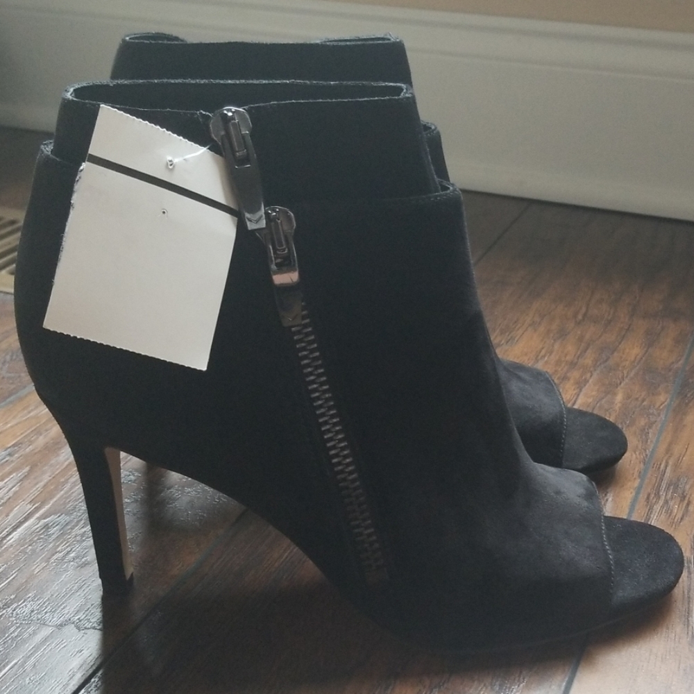 Via Spiga Vanetta open toe booties